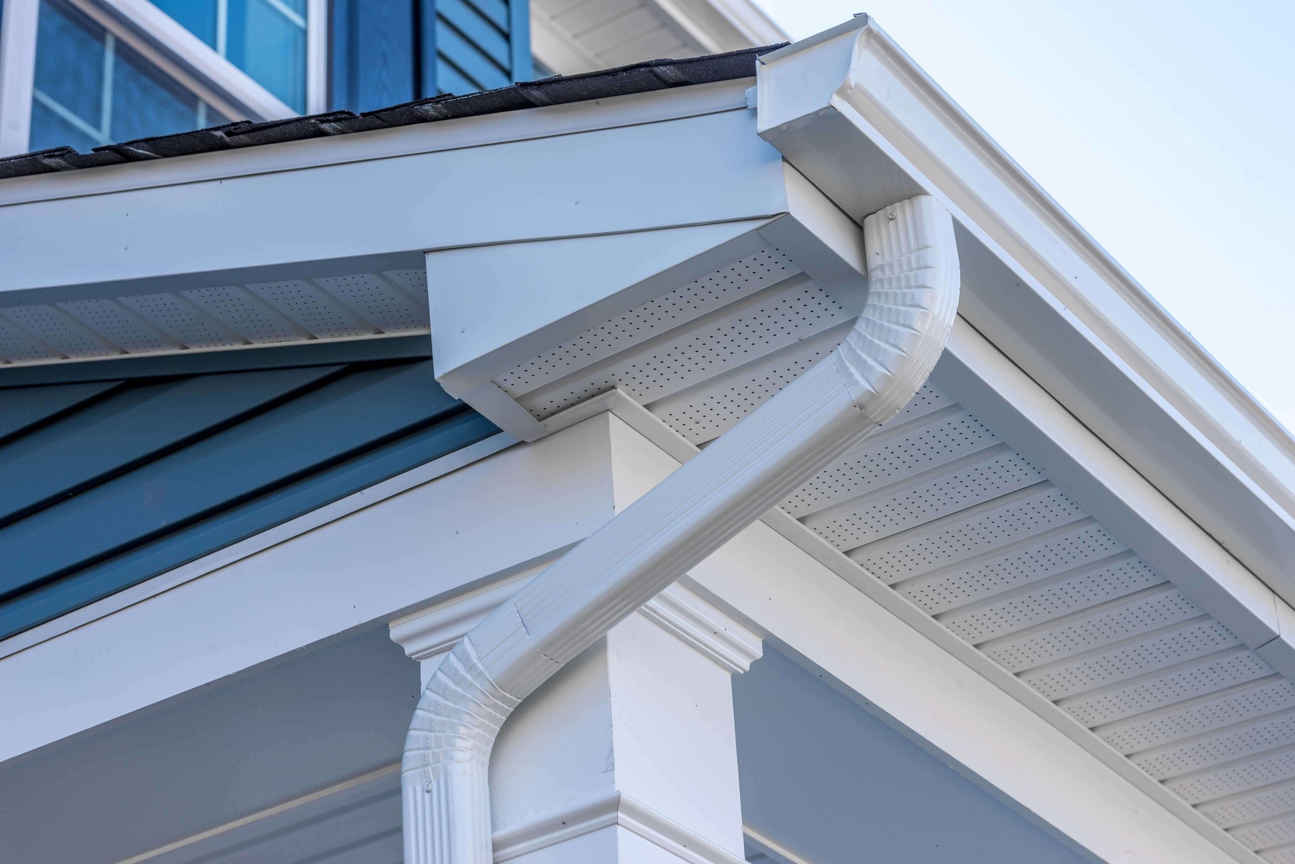 Cheap and durable vinyl gutters installation in Knoxville